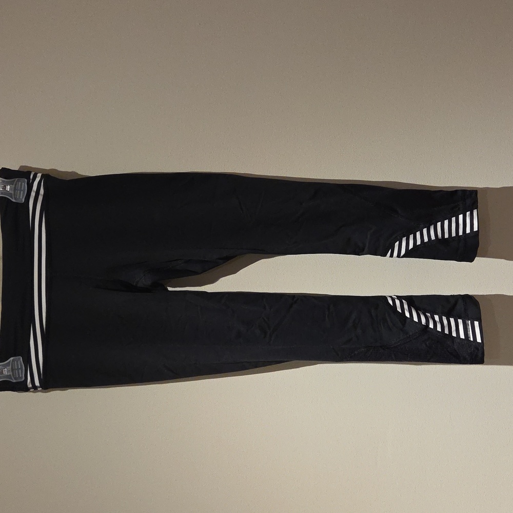 Lululemon Capris Sz4
